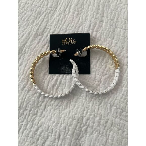 NWT Gold and White Chain Hoop Earrings - Picture 1 of 3